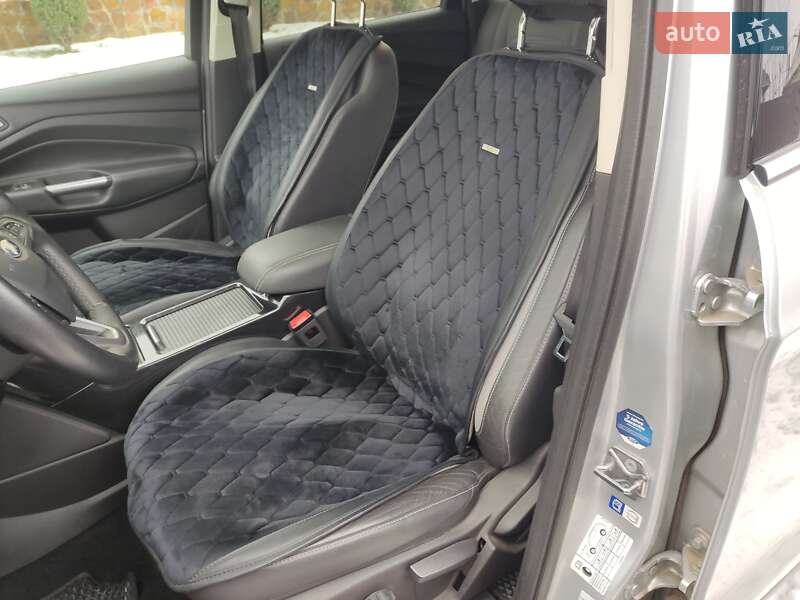 Позашляховик / Кросовер Ford Kuga 2016 в Чечельнику