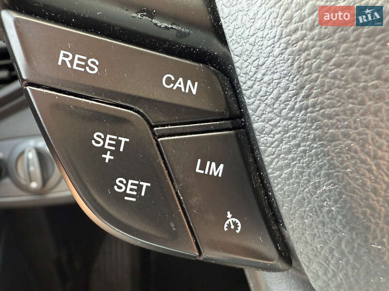 Внедорожник / Кроссовер Ford Kuga 2019 в Киеве