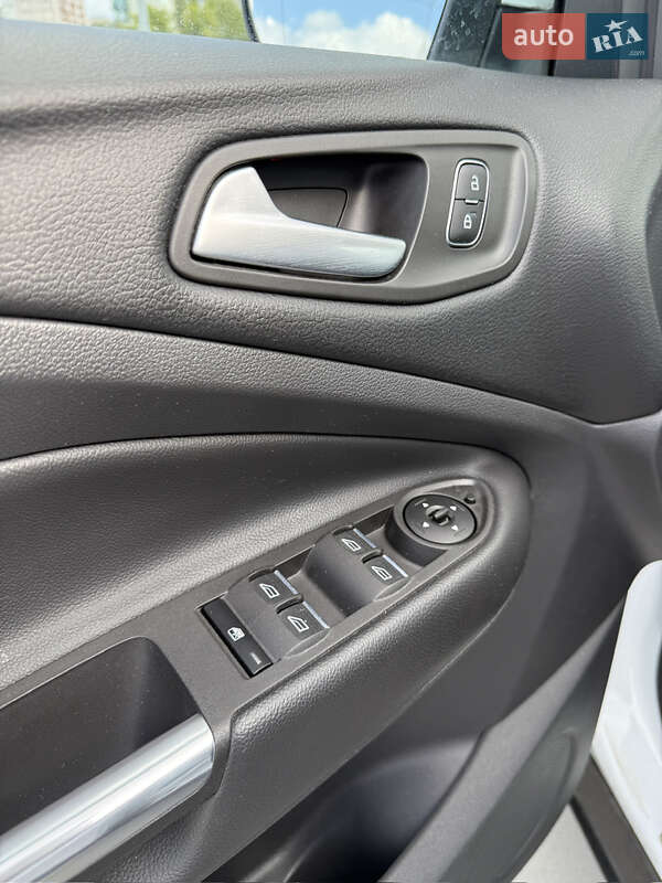 Внедорожник / Кроссовер Ford Kuga 2019 в Киеве