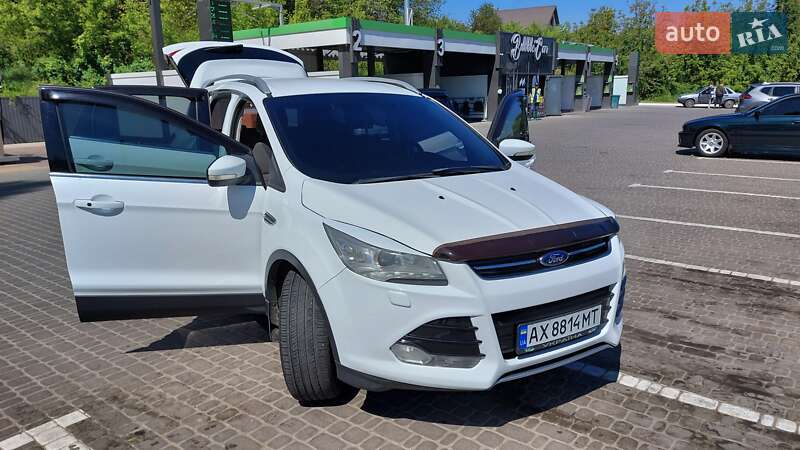 Внедорожник / Кроссовер Ford Kuga 2013 в Харькове
