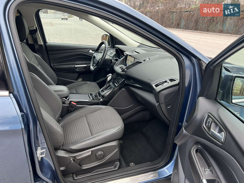 Внедорожник / Кроссовер Ford Kuga 2019 в Днепре