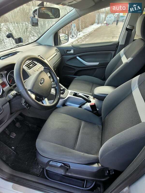 Позашляховик / Кросовер Ford Kuga 2011 в Києві