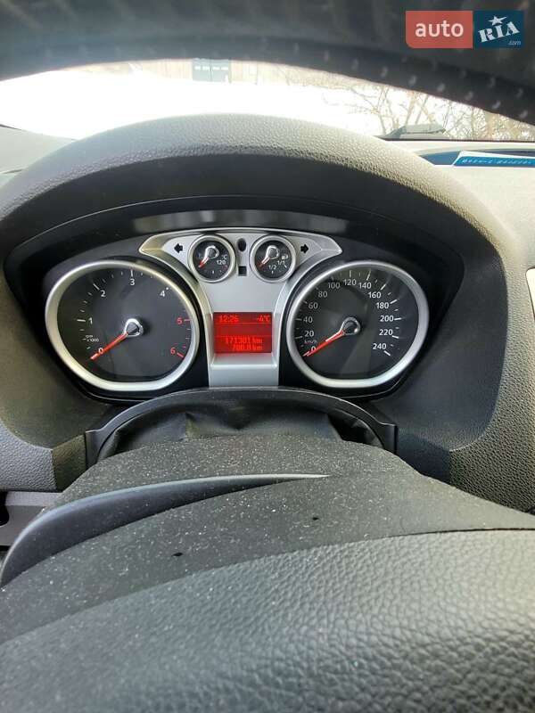 Позашляховик / Кросовер Ford Kuga 2011 в Києві