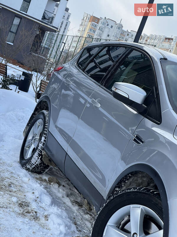 Внедорожник / Кроссовер Ford Kuga 2016 в Львове