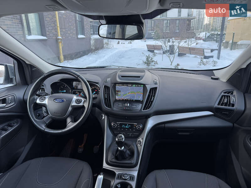 Внедорожник / Кроссовер Ford Kuga 2016 в Львове