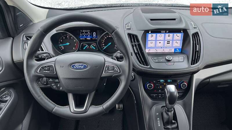 Внедорожник / Кроссовер Ford Kuga 2019 в Хмельницком