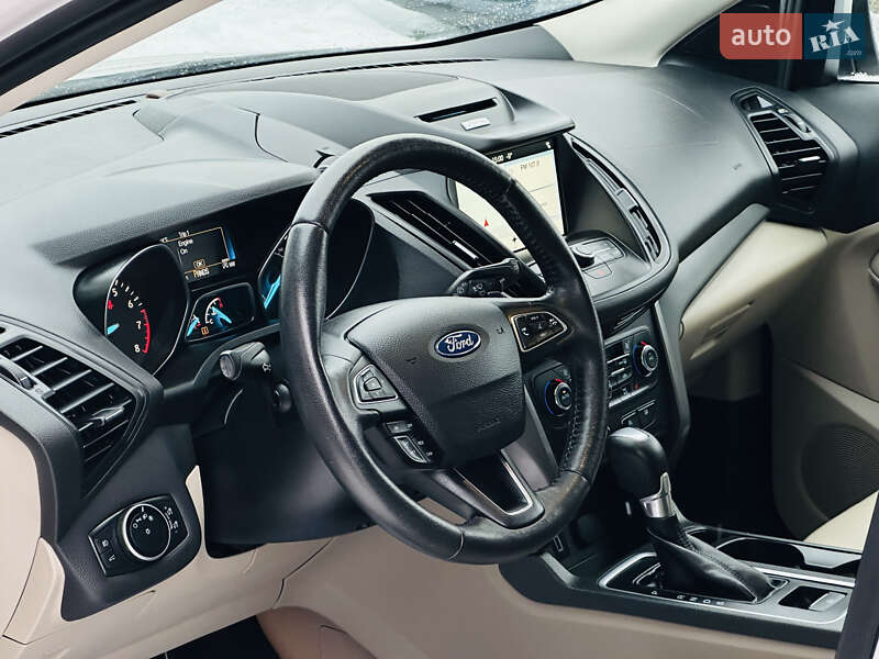 Внедорожник / Кроссовер Ford Kuga 2016 в Харькове