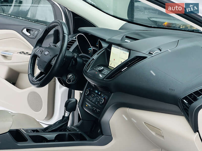 Внедорожник / Кроссовер Ford Kuga 2016 в Харькове