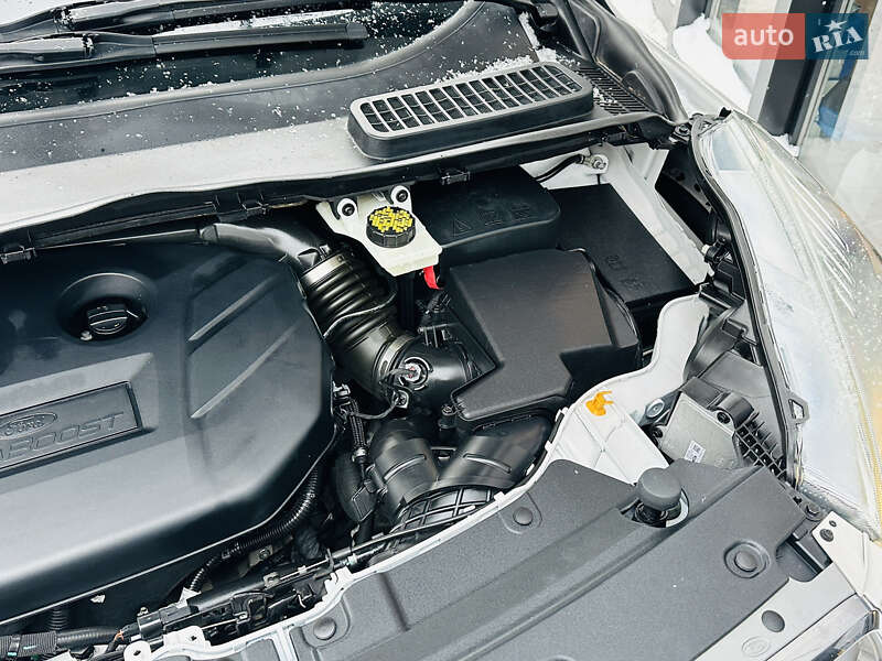 Внедорожник / Кроссовер Ford Kuga 2016 в Харькове