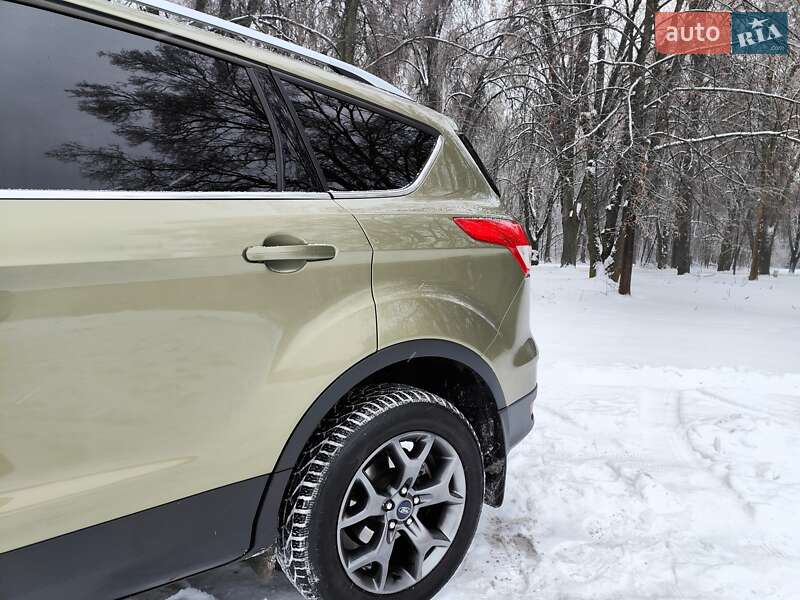 Внедорожник / Кроссовер Ford Kuga 2015 в Киеве