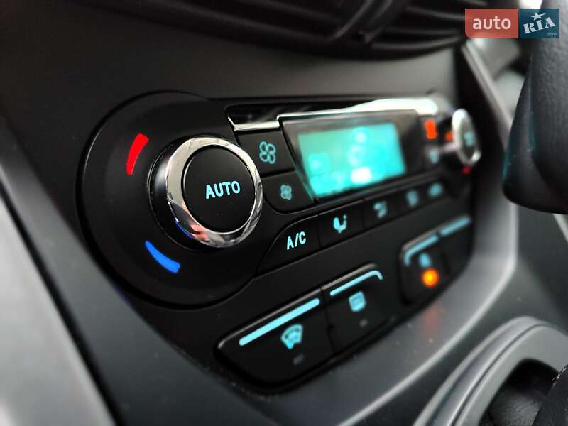 Внедорожник / Кроссовер Ford Kuga 2015 в Киеве