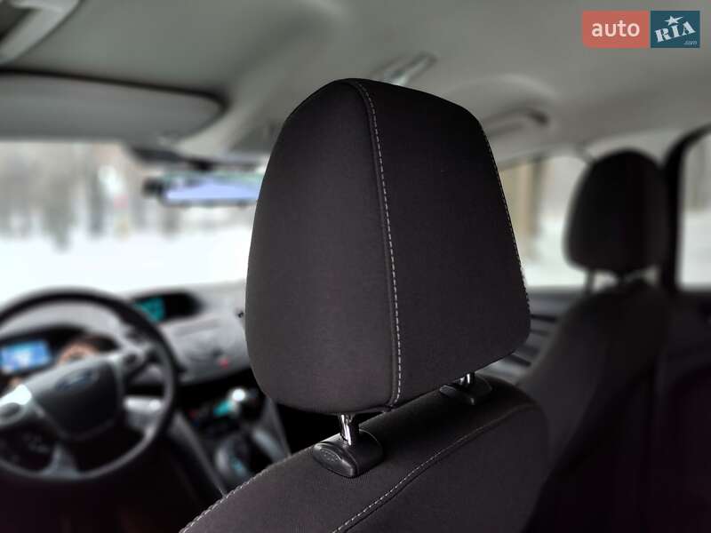 Внедорожник / Кроссовер Ford Kuga 2015 в Киеве