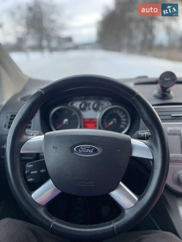 Внедорожник / Кроссовер Ford Kuga 2011 в Бурштыне