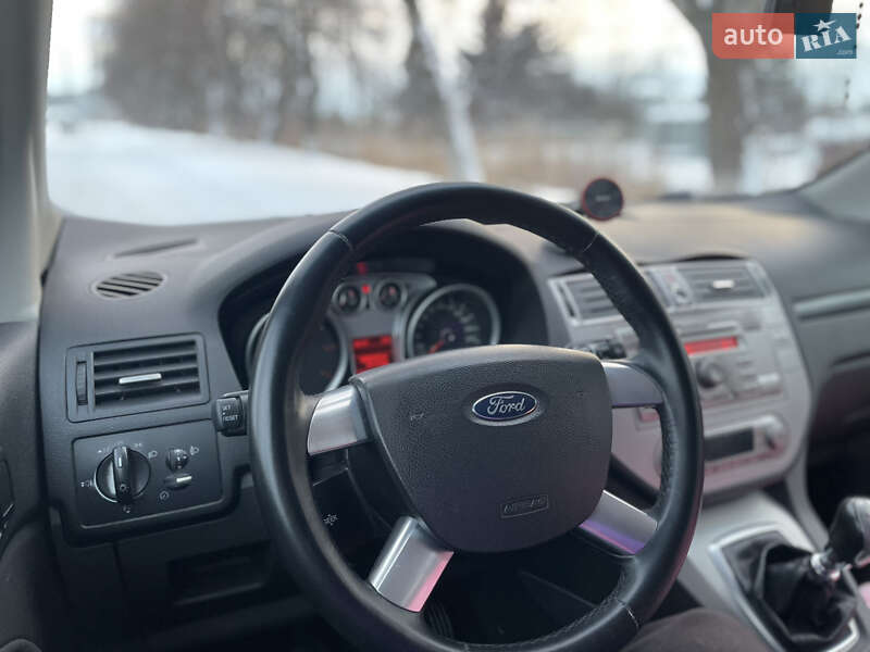 Внедорожник / Кроссовер Ford Kuga 2011 в Бурштыне