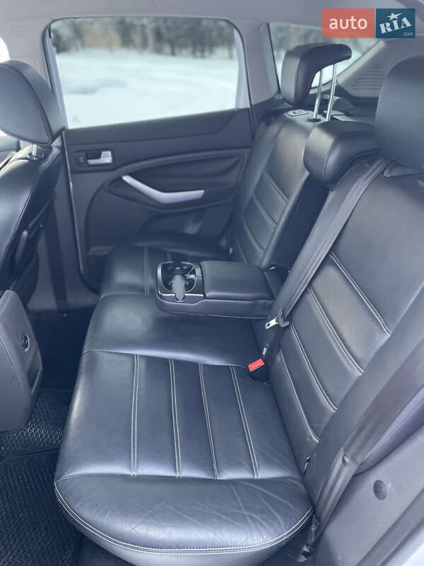 Внедорожник / Кроссовер Ford Kuga 2011 в Бурштыне