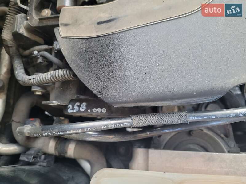 Позашляховик / Кросовер Ford Kuga 2012 в Чернівцях