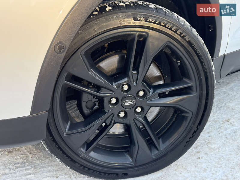 Внедорожник / Кроссовер Ford Kuga 2019 в Ровно