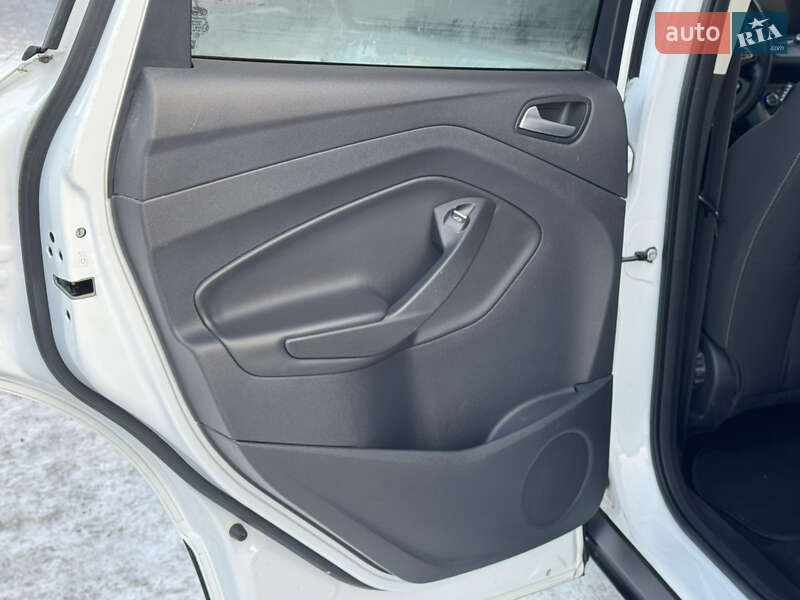 Внедорожник / Кроссовер Ford Kuga 2019 в Ровно