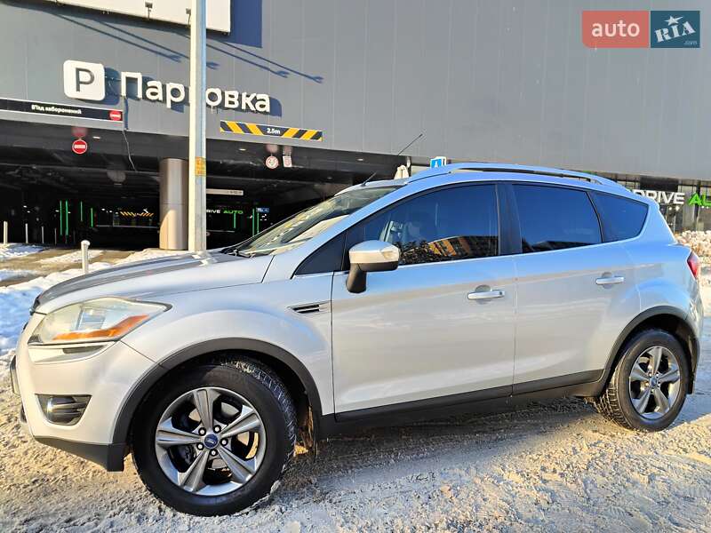 Внедорожник / Кроссовер Ford Kuga 2009 в Киеве