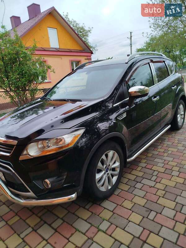 Внедорожник / Кроссовер Ford Kuga 2011 в Владимире