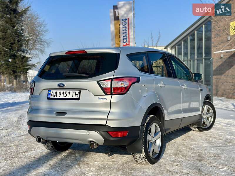 Внедорожник / Кроссовер Ford Kuga 2017 в Виннице