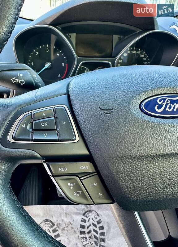 Внедорожник / Кроссовер Ford Kuga 2017 в Виннице