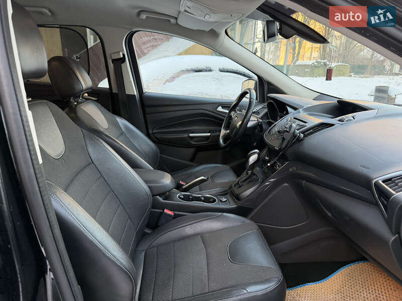 Позашляховик / Кросовер Ford Kuga 2014 в Києві