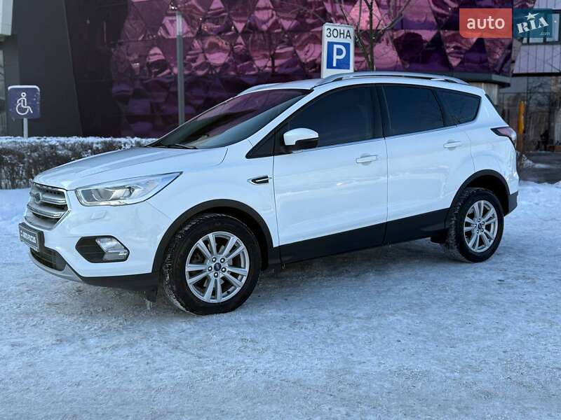 Позашляховик / Кросовер Ford Kuga 2019 в Києві