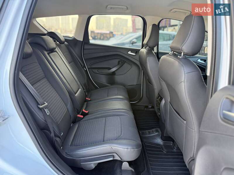 Позашляховик / Кросовер Ford Kuga 2019 в Києві