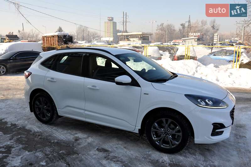 Позашляховик / Кросовер Ford Kuga 2021 в Львові