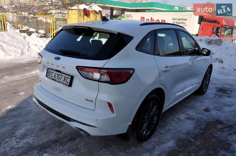 Позашляховик / Кросовер Ford Kuga 2021 в Львові