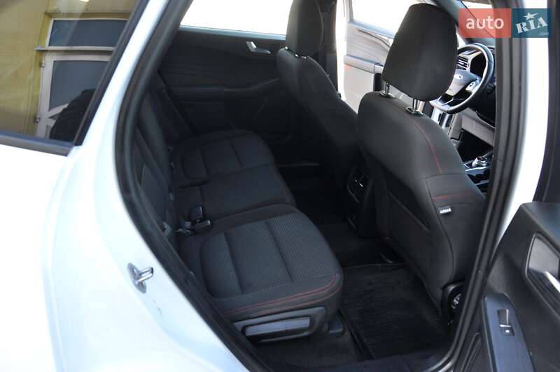 Позашляховик / Кросовер Ford Kuga 2021 в Львові