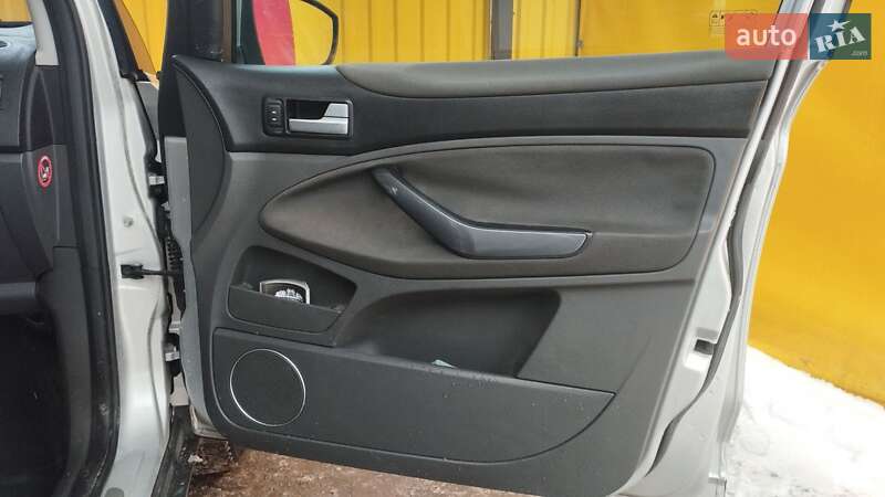 Внедорожник / Кроссовер Ford Kuga 2009 в Тернополе фото 7 Внедорожник / Кроссовер Ford Kuga 2009 в Тернополе