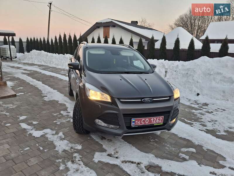Внедорожник / Кроссовер Ford Kuga 2016 в Ивано-Франковске