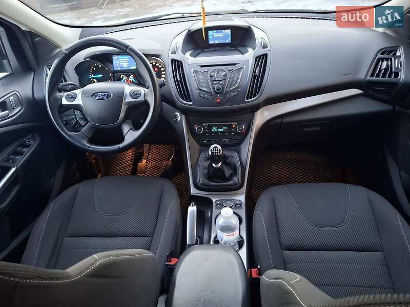 Внедорожник / Кроссовер Ford Kuga 2016 в Ивано-Франковске