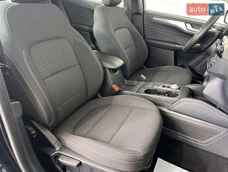 Позашляховик / Кросовер Ford Kuga 2021 в Львові