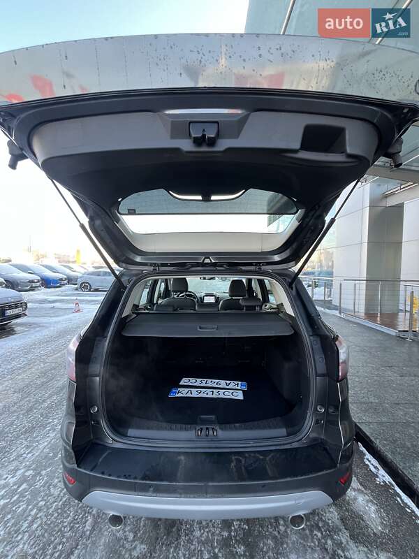 Позашляховик / Кросовер Ford Kuga 2019 в Києві