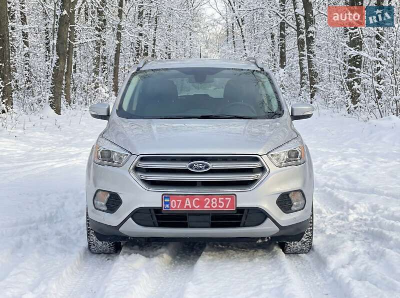 Внедорожник / Кроссовер Ford Kuga 2019 в Житомире