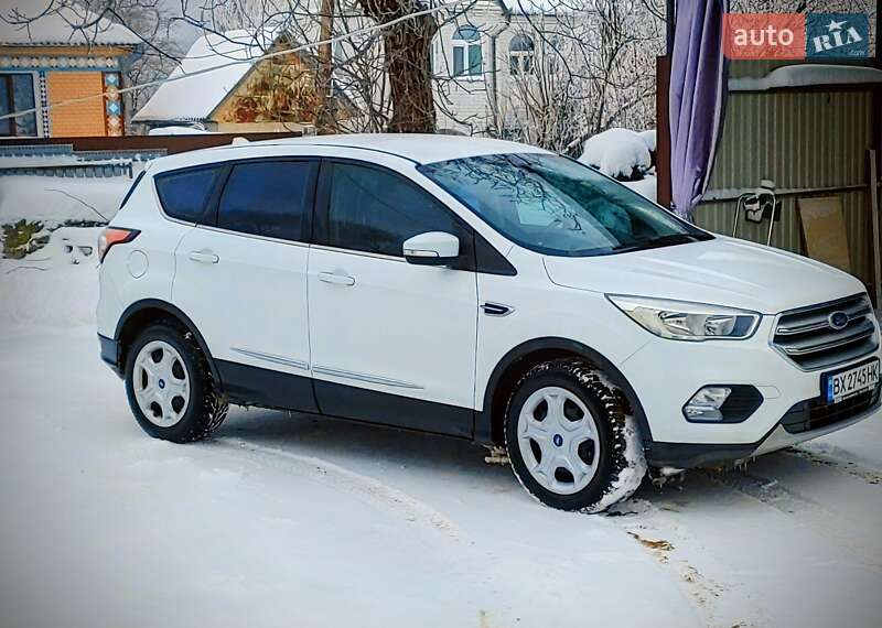 Позашляховик / Кросовер Ford Kuga 2017 в Кам'янець-Подільському фото 2 Позашляховик / Кросовер Ford Kuga 2017 в Кам'янець-Подільському