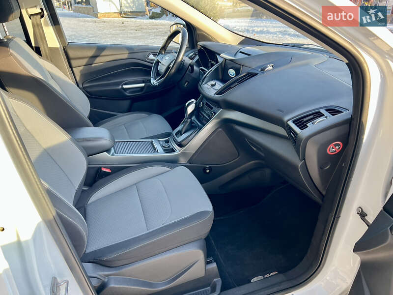 Внедорожник / Кроссовер Ford Kuga 2016 в Киеве фото 38 Внедорожник / Кроссовер Ford Kuga 2016 в Киеве