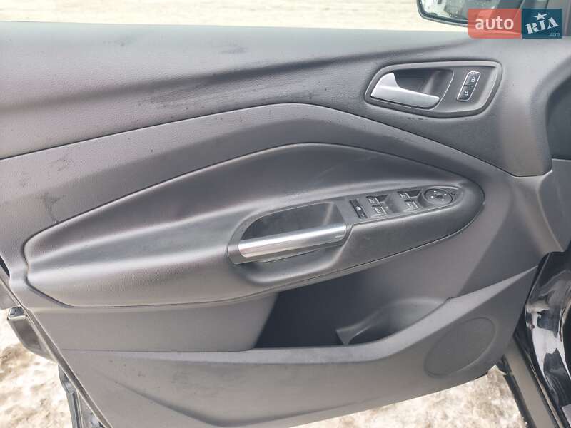 Внедорожник / Кроссовер Ford Kuga 2016 в Киеве