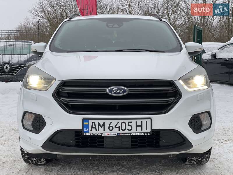 Внедорожник / Кроссовер Ford Kuga 2017 в Бердичеве