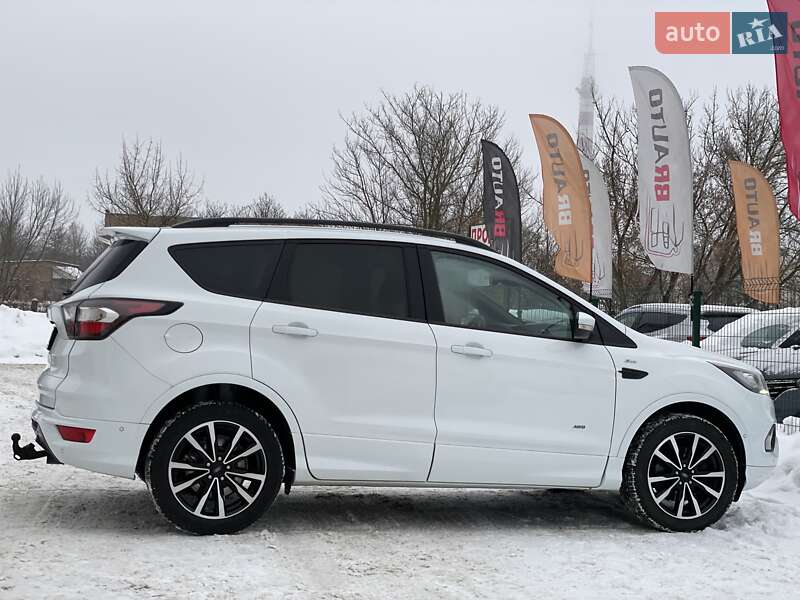 Внедорожник / Кроссовер Ford Kuga 2017 в Бердичеве