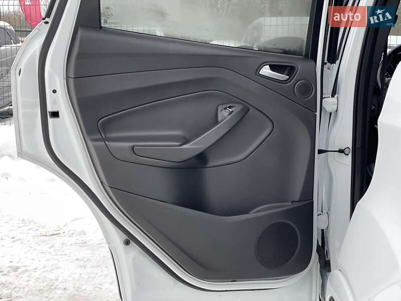 Внедорожник / Кроссовер Ford Kuga 2017 в Бердичеве