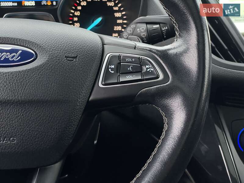 Внедорожник / Кроссовер Ford Kuga 2017 в Бердичеве