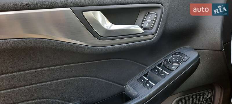 Внедорожник / Кроссовер Ford Kuga 2021 в Харькове