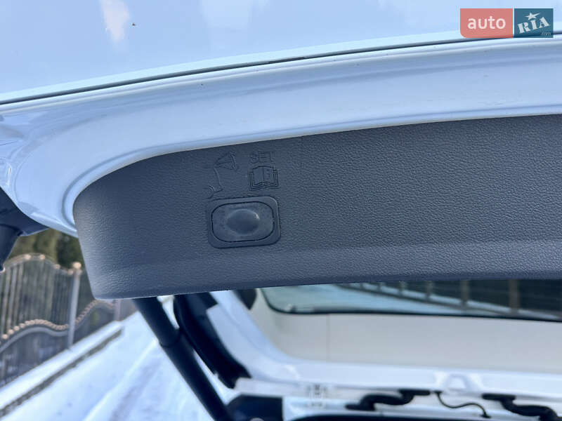 Позашляховик / Кросовер Ford Kuga 2014 в Житомирі