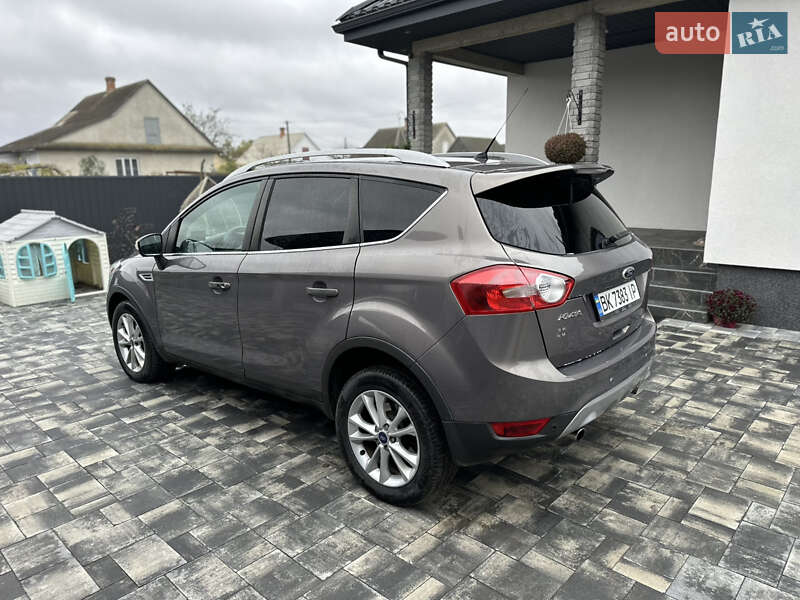 Внедорожник / Кроссовер Ford Kuga 2012 в Ровно