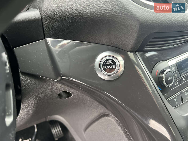Внедорожник / Кроссовер Ford Kuga 2013 в Луцке