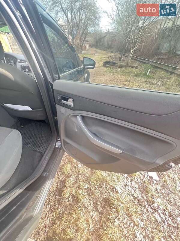 Позашляховик / Кросовер Ford Kuga 2012 в Львові фото 12 Позашляховик / Кросовер Ford Kuga 2012 в Львові